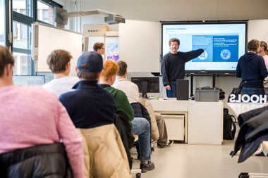 2025-11-20-ConstantinEhrchen-Netcologne-98(1)